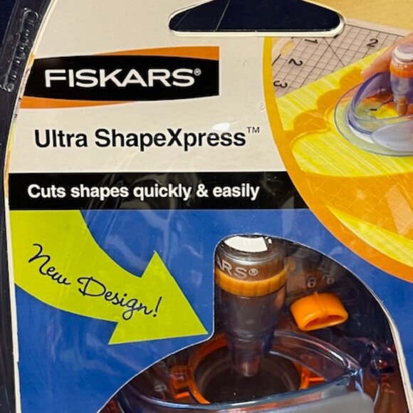 NEW Fiskars Ultra ShapeXpress Shape Cutter Includes 2 Blades Craft Rotary Cutter - Picture 3 of 5
